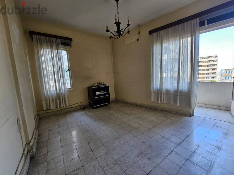 Ashrafieh | Well Maintained Building | 5 Balconies | 185m² | Elevator 3