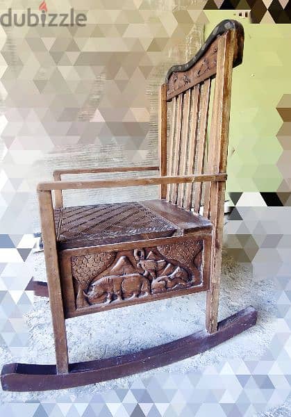 كرسي هزاز(rocking chair)خشب  موغونو، قطعة قديمةعمرها اكثر من ٣٠سنة 2