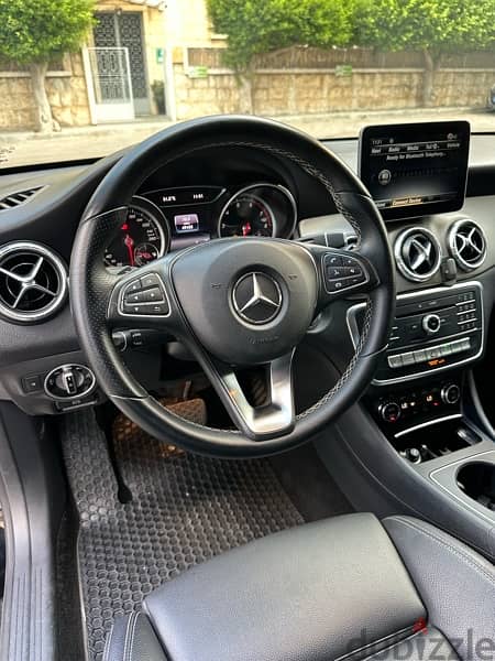 Mercedes CLA 250 AMG-line 4matic 2018 black on black (clean carfax) 10