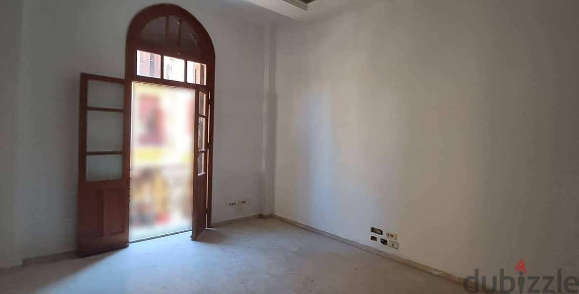 Office for rent in Down Town مكتب للإيجار في الداون تاون 1