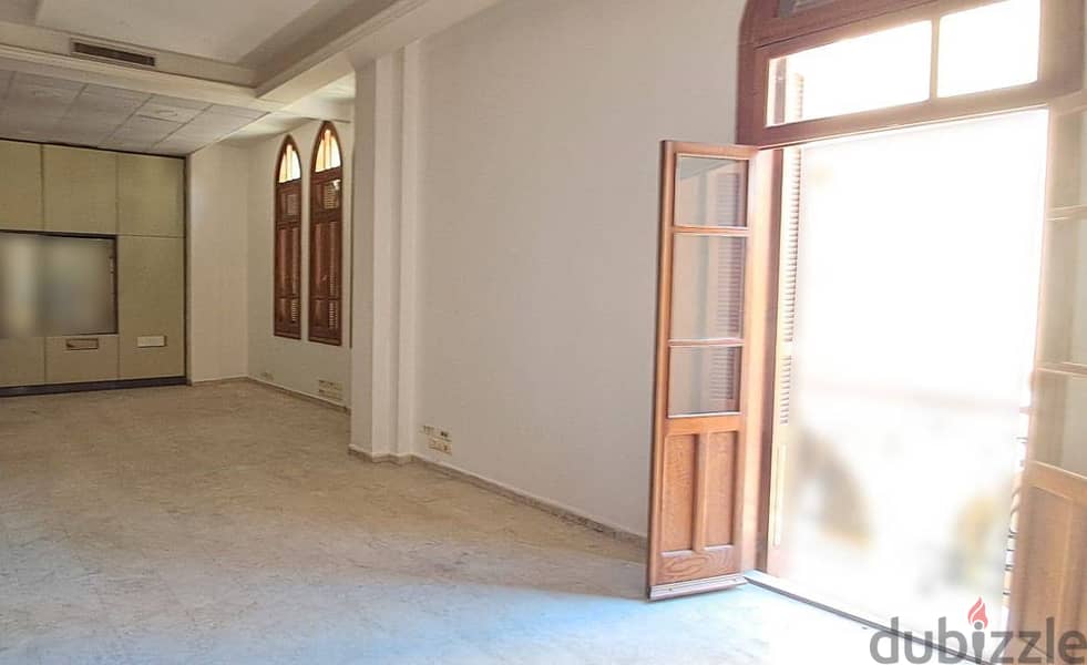 Office for rent in Down Town مكتب للإيجار في الداون تاون 2