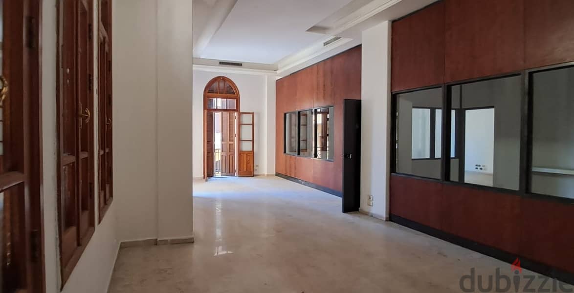 Office for rent in Down Town مكتب للإيجار في الداون تاون 4