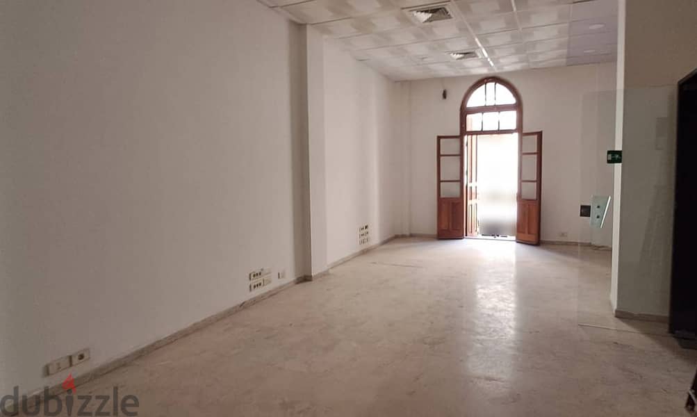 Office for rent in Down Town مكتب للإيجار في الداون تاون 5