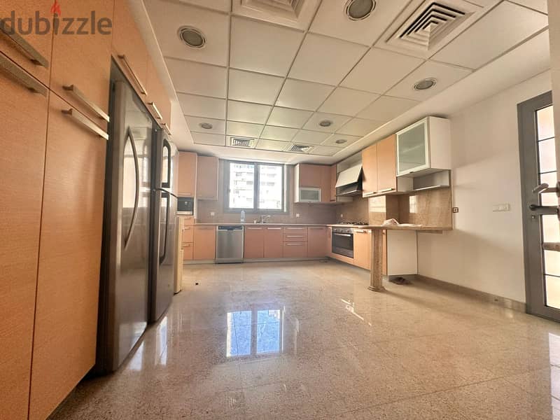 Sea View Apartment For Sale in Ramlet Al-Baydahشقة مطلة على البحر 7