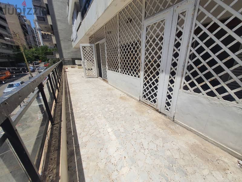 Apartment for rent in Mar Elias, Beirut شقة للإيجار في مار الياس، بيرو 0