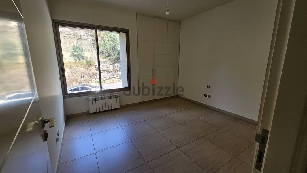 Apartment for sale in Yarzeh شقة للبيع في اليرزة 12