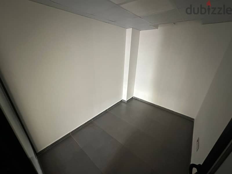 Office for Rent in Jdeideh مكتب للإيجار في جديدة 3