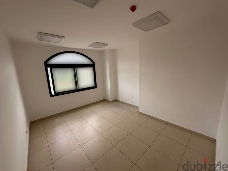 Office for Rent in Jdeideh مكتب للإيجار في جديدة 2