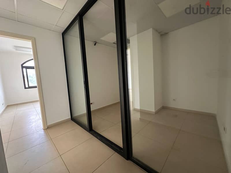 Office for Rent in Jdeideh مكتب للإيجار في جديدة 3