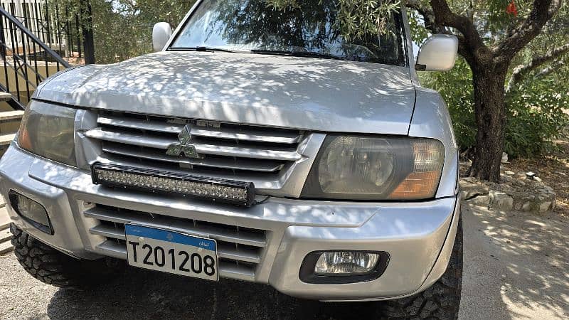 Mitsubishi Montero 2002 9