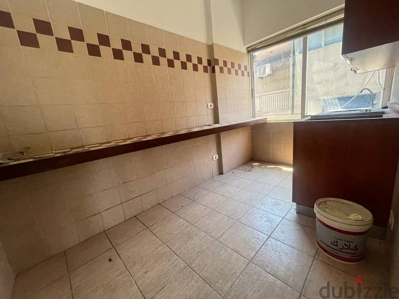 Office for Rent in Badaro  مكتب للإيجار في بدارو 8