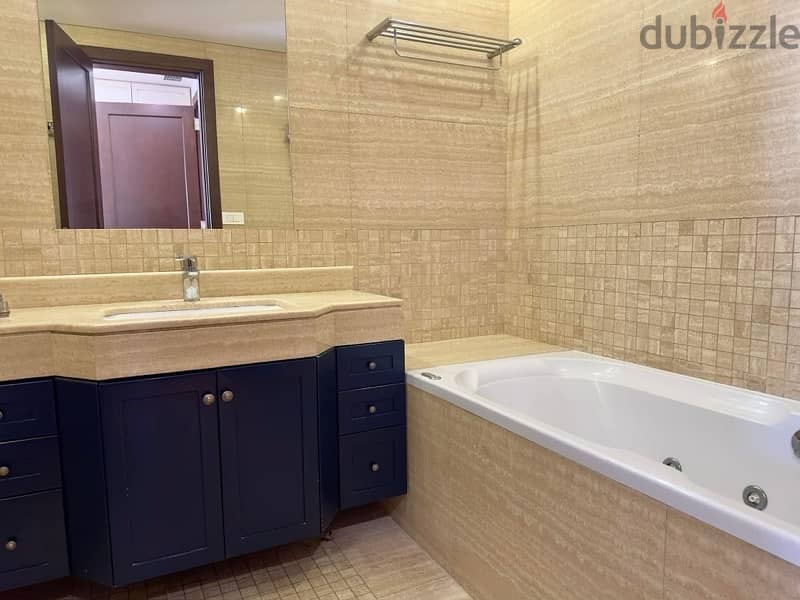 Luxuries Apartment For Sale In Manara Over 275 Sqm |m 5