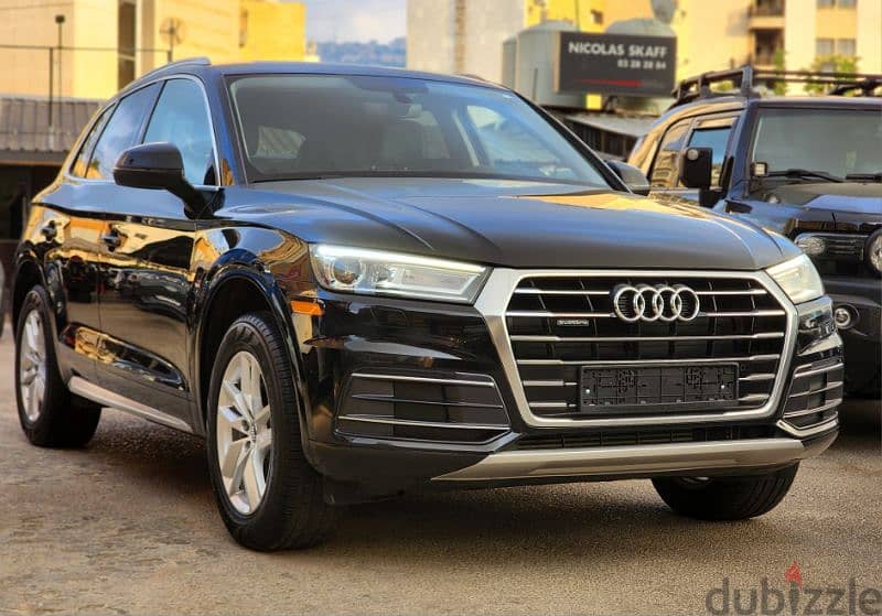 Audi Q5 2018 Clean Carfax 3