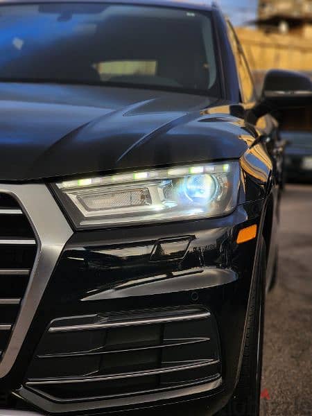 Audi Q5 2018 Clean Carfax 9