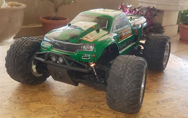 exchange on rc car , Hpi savage xsss , electric  , excellent condition 1