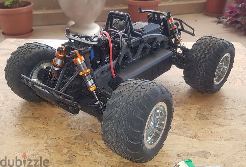 exchange on rc car , Hpi savage xsss , electric  , excellent condition 4