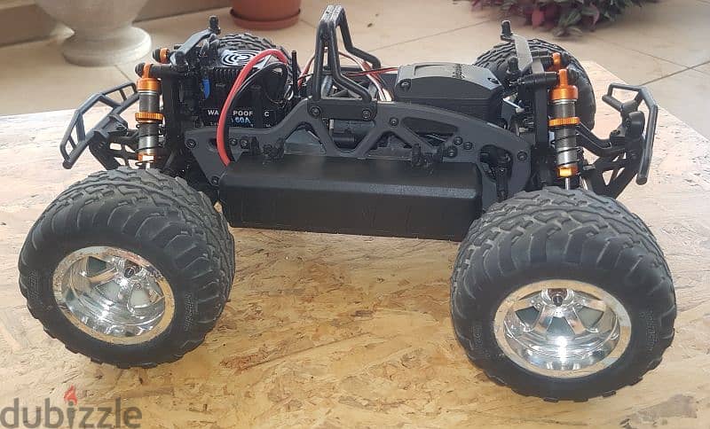 exchange on rc car , Hpi savage xsss , electric  , excellent condition 5