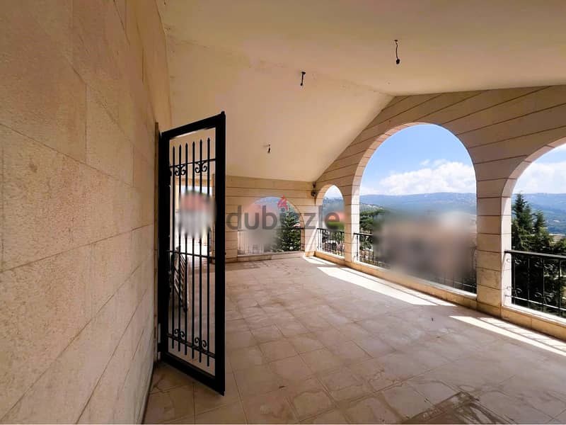 Villa for sale in Baabdat فيلا للبيع في بعبدات 2