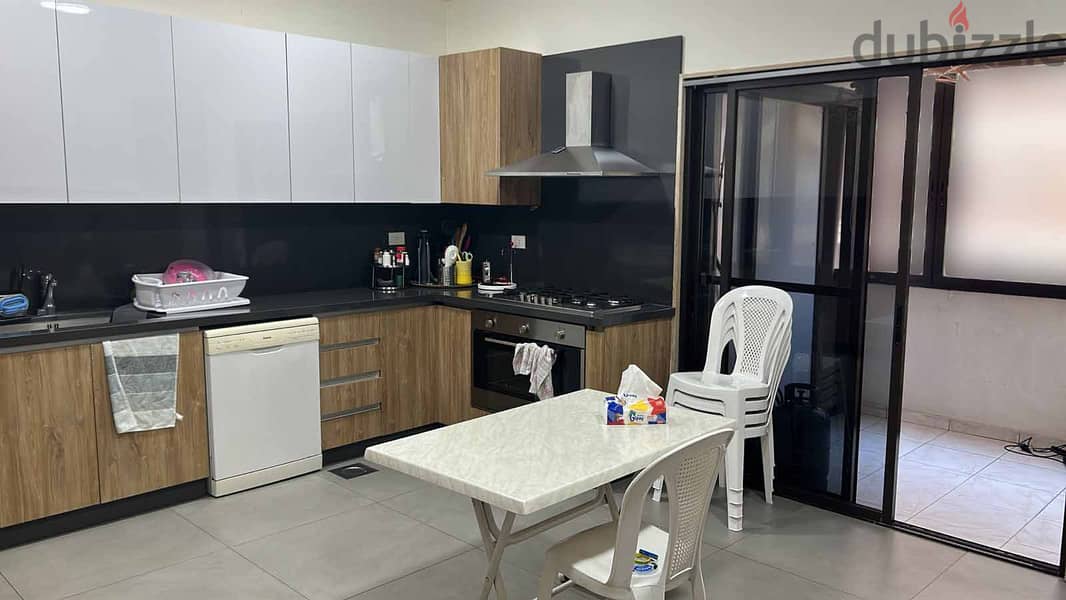 SPACIOUS APARTMENT IN TALLET EL KHAYAT PRIME (300SQ) 3 BEDS (BTR-324) 4