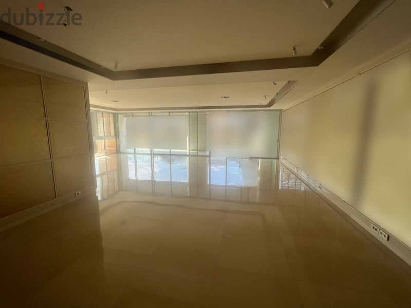 SPACIOUS APARTMENT IN DOWNTOWN PRIME (250SQ) 3 MASTER BEDS , (BTR-195) 1