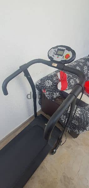 Treadmill used for sale 150$ negotiable بداعي السفر 4