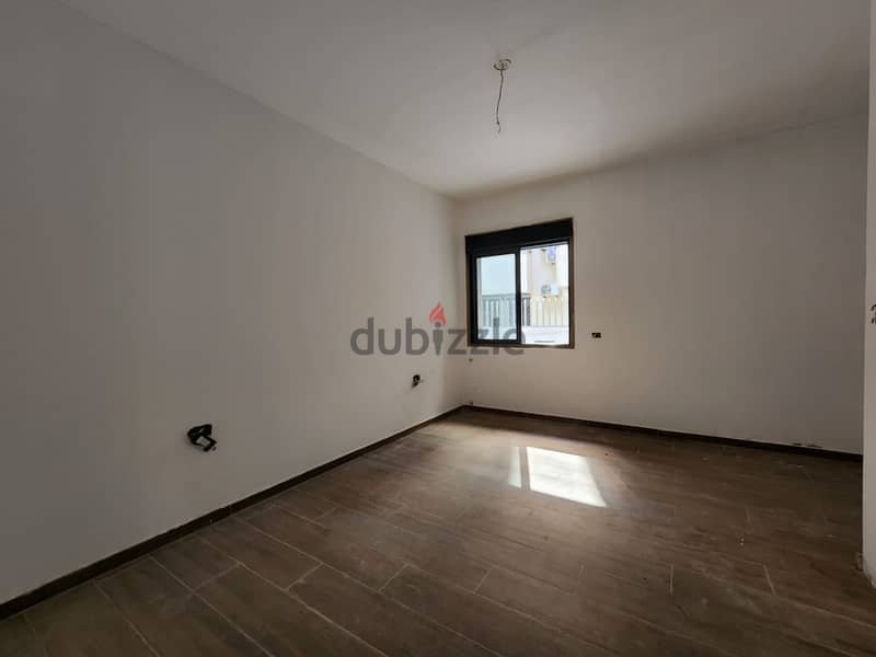 L15995-Spacious Apartment For Sale in Mar Takla 1