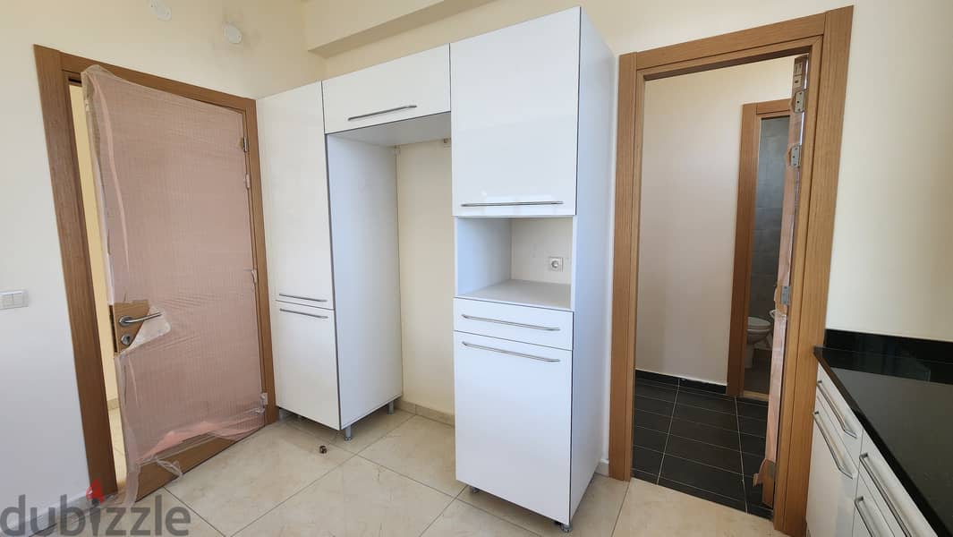 Apartment for sale in Louaizeh شقة للبيع في اللويزة 4