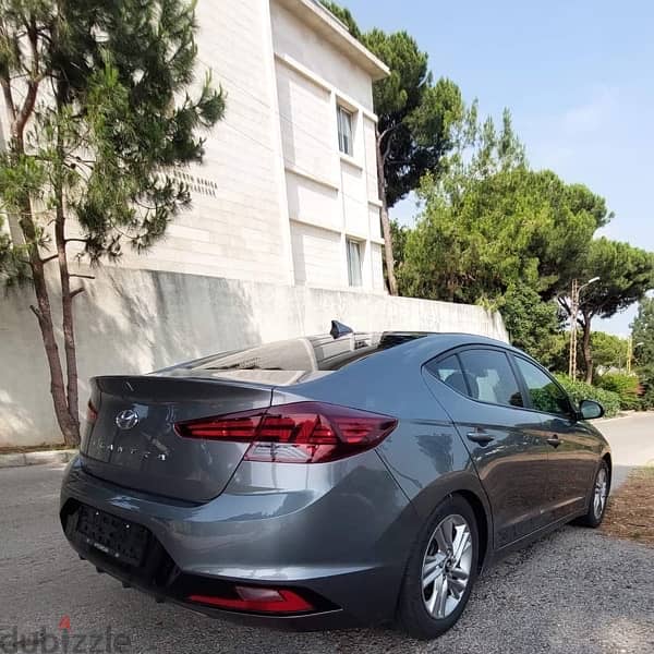 Hyundai Elantra 2019 1