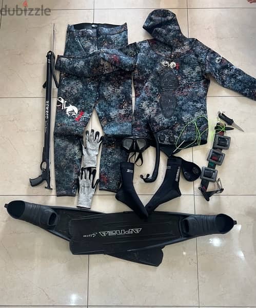 Free diving full set tried once in water 350$ 3