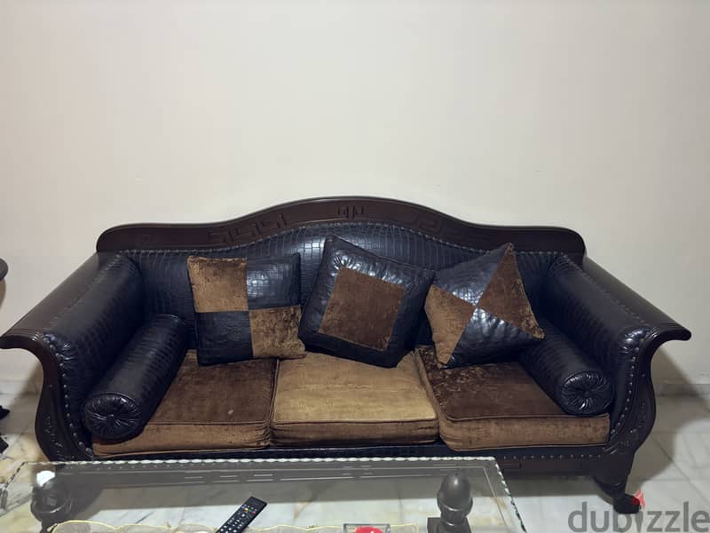 Living room in a very good condition 0