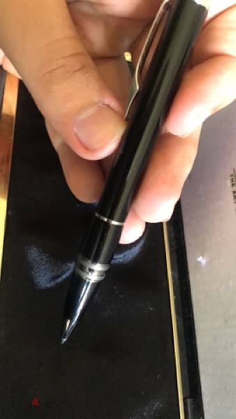 original mont blanc pen in a perfect condition 1