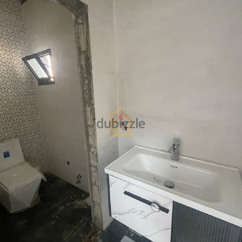 Apartment for sale in Furn el chebbak RK70  للبيع بفرن الشباك 6