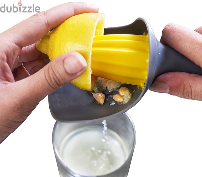 Catcher Citrus Reamer with Pip-catching Cup – Grey/Yellow 1