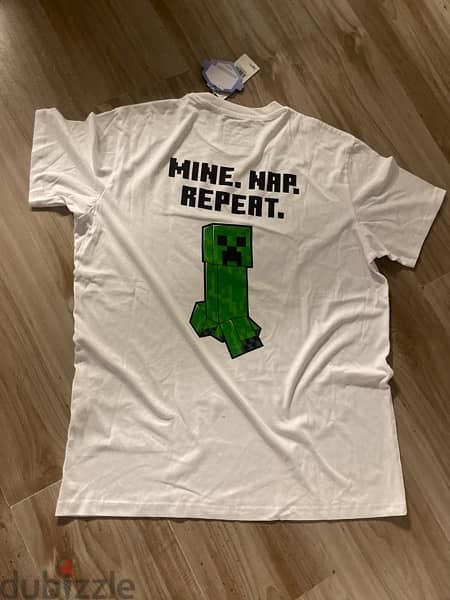 Minecraft shirt size Large 1