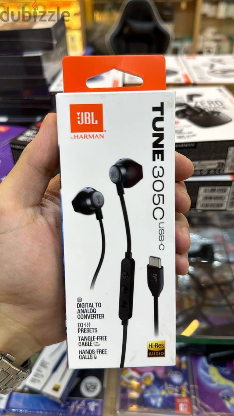 Jbl tune 305 usb-c wired earphones black 0