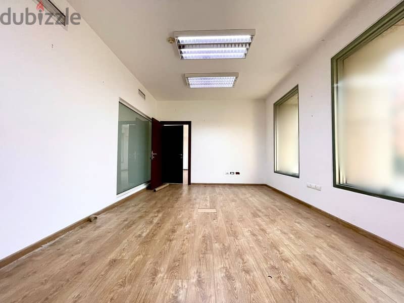 JH24-3610 Office 580m for rent in Achrafieh,  $7,500 cash 5