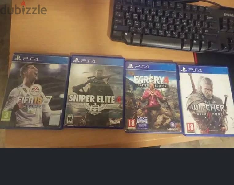 ps4 slim 500gb used like new with 4Cds and 1 original controller 1