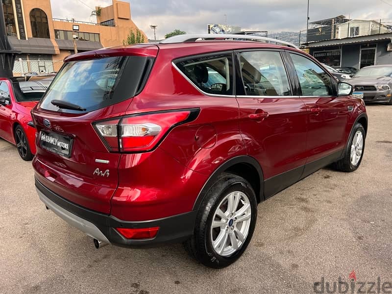 Ford Escape 2.5L 4WD one owner 5