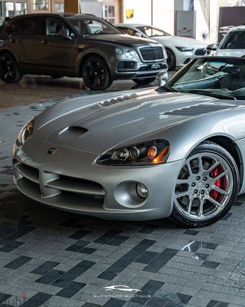 Dodge Viper 2005 1