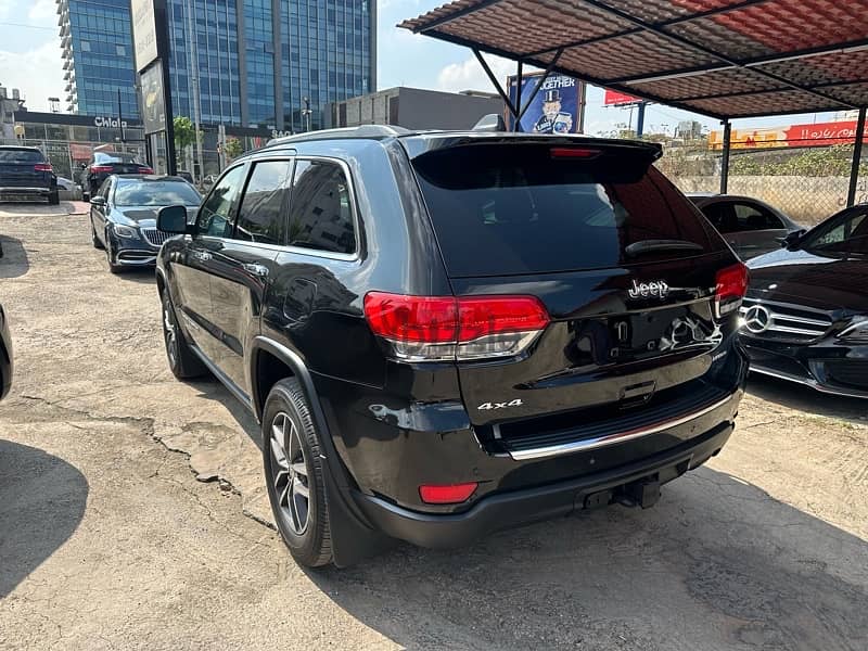 Jeep Grand Cherokee Limited  plus like new 3