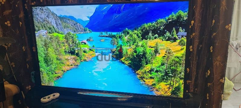 50" UHD 4K Flat Smart TV JU6400 Series 6 1