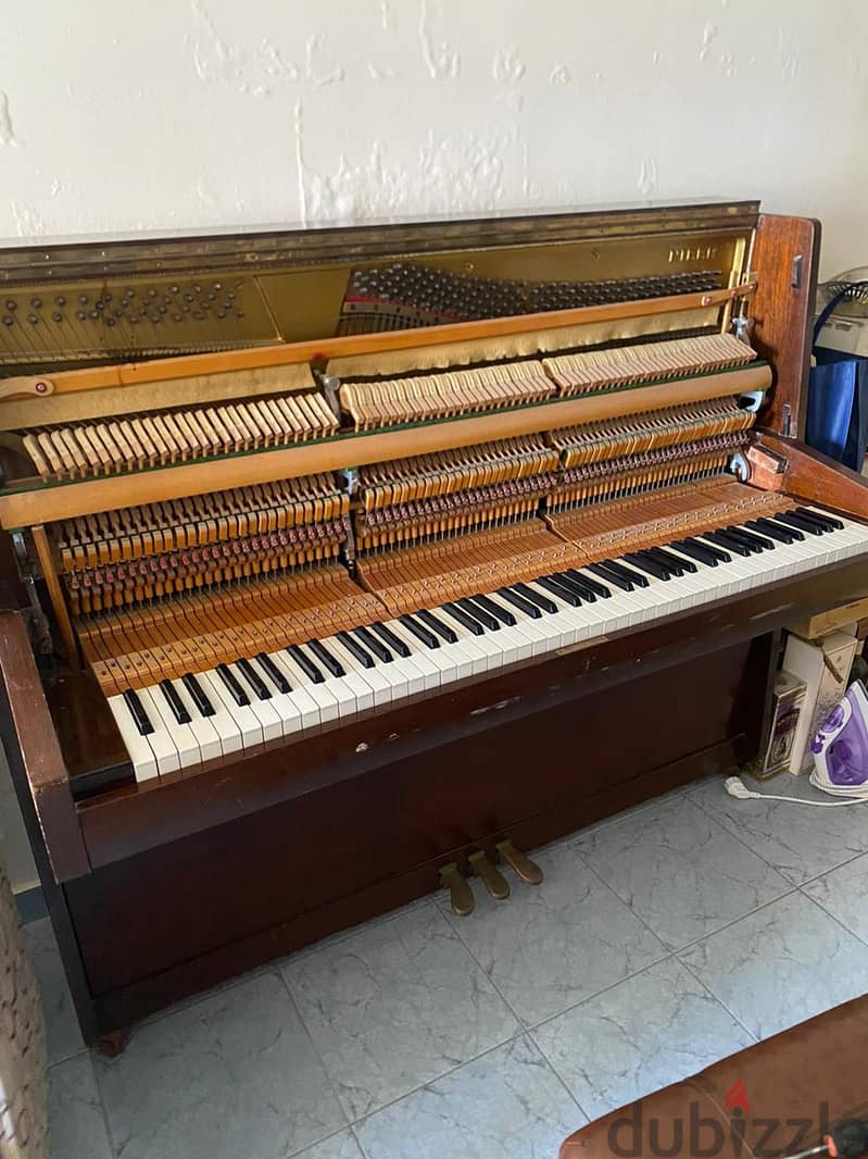 Nieer Upright Piano 0