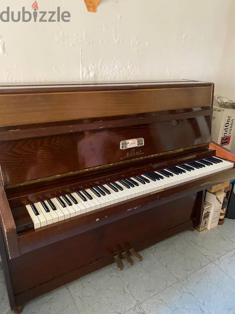 Nieer Upright Piano 1