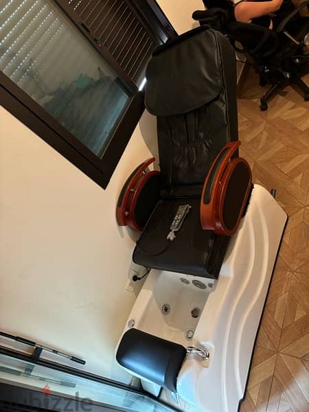 Massage chair for sale / Still New 1