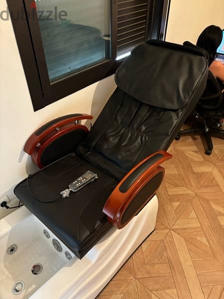 Massage chair for sale / Still New 4