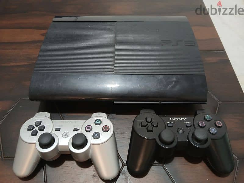 Ps3 Super Slim, 2 Controllers, fiha 13 le3be 1