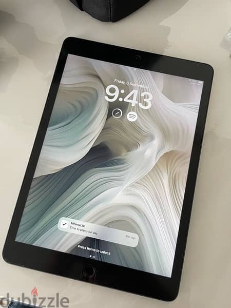 ipad 7, 128gb  in black 1