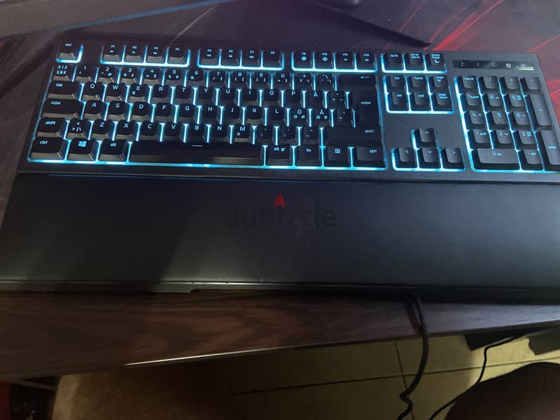 Razer gaming keyboard (excellent condition) 3