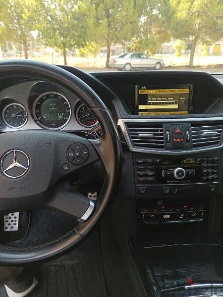 Mercedes-Benz E-Class 2011 5