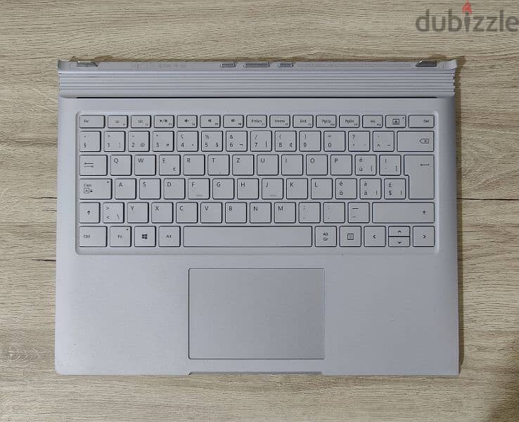 SURFACE BOOK 3